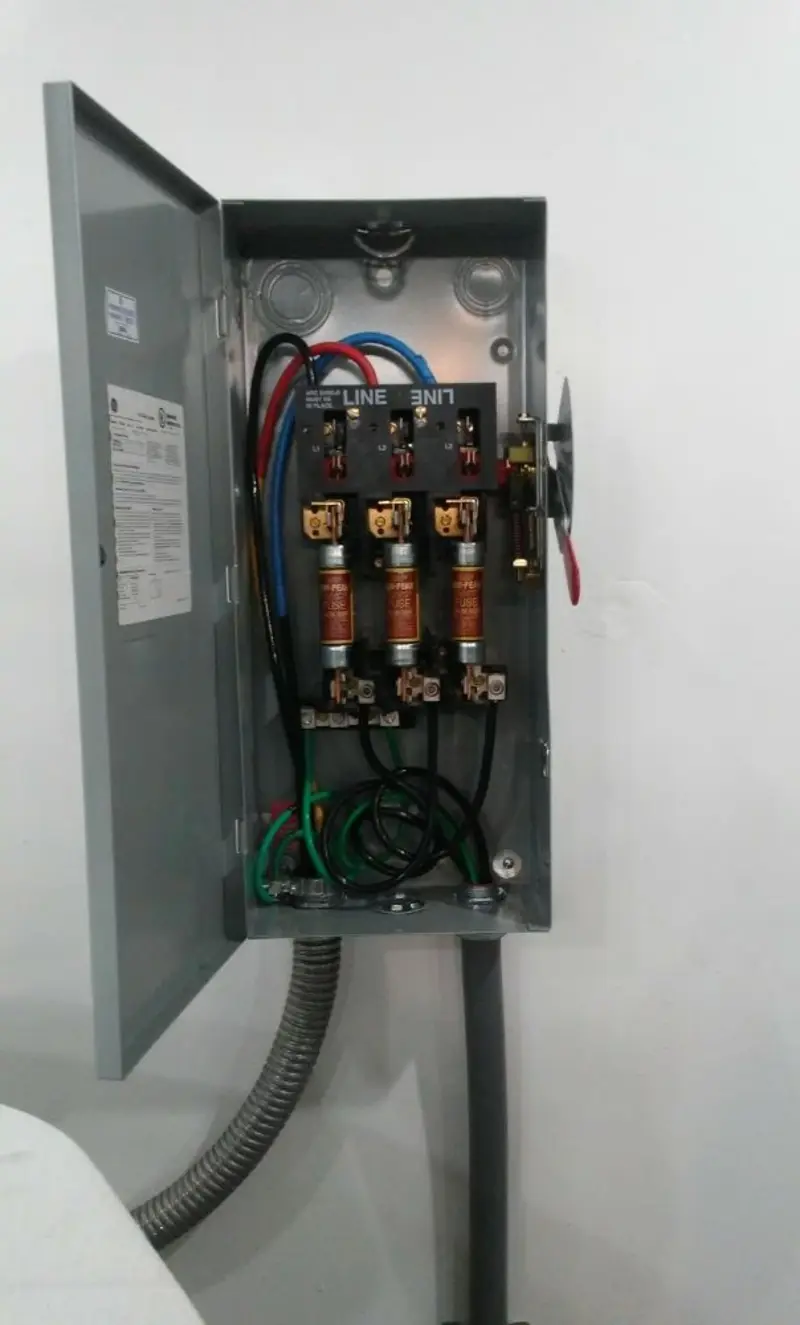 Three-phase disconnect switch installed for Smoke Detector Installation in Morristown